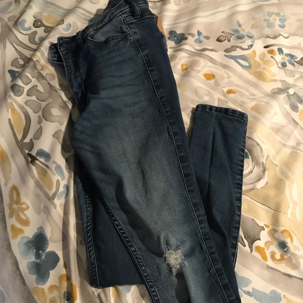 HOLLISTER HIGH RISE SUPER SKINNY JEANS